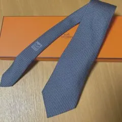 グレー ネクタイ