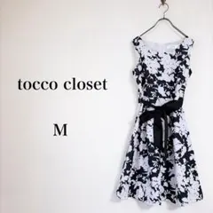 tocco closet（M）モノトーンフラワープリントノースリーブワンピース