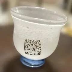 手吹きガラス 金彩ぐい呑み 酒器 乳白色×ブルー台座