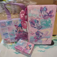 ディズニーパルパルーザ ミニーのファンダーランド ポータブルクッション他セット