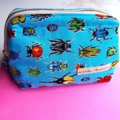 昆虫柄　ワイヤー入りポーチ