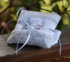 ホワイトサテンリングピロー