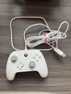 화이트 엑스박스 원 컨트롤러 USB 연결