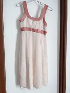 chesty チェスティワンピース 星刺繍