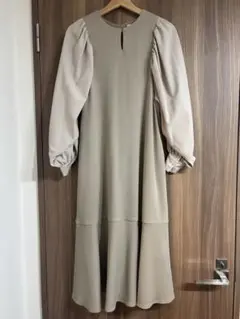 フレアワンピース ひざ丈ワンピース