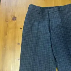 美品学生用グレー系チェック柄スラックス