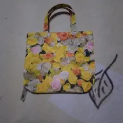花柄トートバッグ Kロゴ付き
