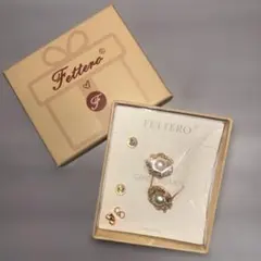 新品✨FETTERO パール調 フラワー ピアス ゴール 専用箱付き