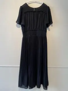 LAISSE PASSE エレガントなブラックドレス