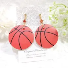 クリスタルガラス ダイヤ オレンジと木製バスケットボールの大ぶりピアス✨️