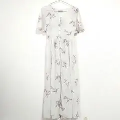 Noela 花柄　ホワイト　ロングワンピース 半袖