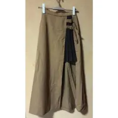 ベージュ プリーツ付きロングスカート