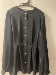 黒 フレアシルエットシャツ　ブラウス　M