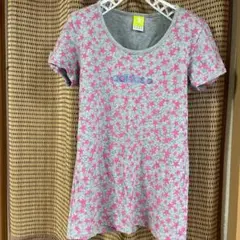 adidasTシャツ　レディース