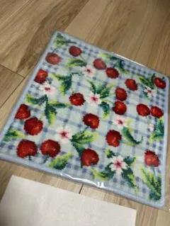 新品未使用品　FEILERフェイラーのタオルハンカチ チェリー柄