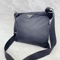 PRADA　ショルダーバッグ サコッシュ 三角プレート ブラック 黒 ナイロン