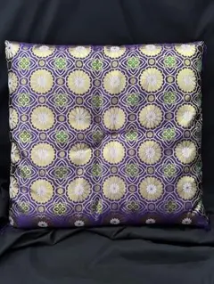 金襴刺繍　仏壇座布団 菊唐草模様 紫色　法事 法要 和室 お盆 座布団 金襴刺繍 仏壇座布団 菊唐草模様 紫色 法事 法要 和室 お盆 座布団