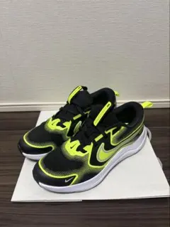 値下げ NIKE スニーカー ブラック イエローのサムネイル