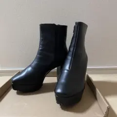 チャンキーヒール厚底ミドルブーツ　Mサイズ