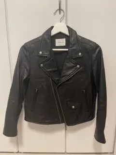 Item thumbnail for item 0daa711d-73f3-448f-b901-dd4d47d4a3c1