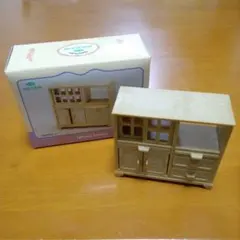 美品 シルバニアファミリー 両面食器棚 保管箱 初期