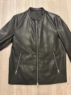 黒いレザーシングルライダースジャケット