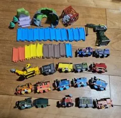 カプセルプラレール トーマス 岩山トンネル 大量 レール 車両