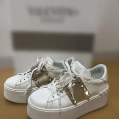 2025年最新】VALENTINO レディース スニーカーの人気アイテム - メルカリ