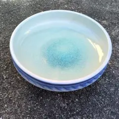 青色と白色のフラワーベース