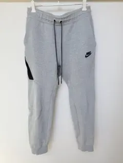ナイキ（NIKE）のテックフリースジョガーパン