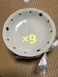 ◎2点目から300円引対象◎ 水玉模様の白い陶器の皿　9枚