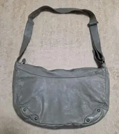 グレー レザー ショルダーバッグ ボディバッグ #カルドア - メルカリ