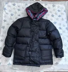 フード付き黒ダウンコート