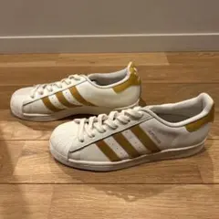 ほぼ新品 アディダス adidas スーパースター 24.5cm 白カレー