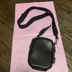 H&M ブラック ショルダーバッグ