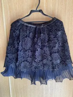 美品　オシャレ黒 花柄刺繍 プリーツミニスカート