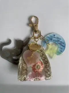 インド刺繍リボン　レジン猫　月　星　バッグチャーム