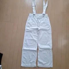 (美品)GAP サスペンダー付きホワイトデニム 25のサムネイル
