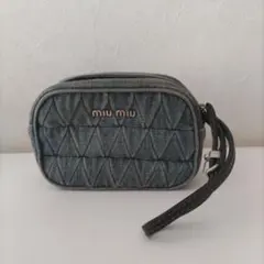 miu miu デニムポーチ ストラップ付のサムネイル
