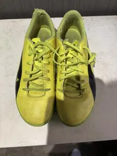 PUMAトレーニングシューズイエロ＆ブラック サイズ26.5cm
