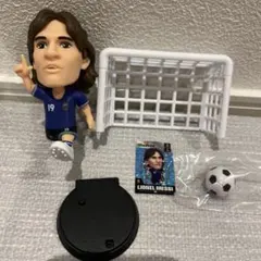 ZURU Ballers FIFA メッシフィギュアとサッカー場セット - メルカリ