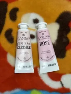 L'OCCITANE ハンドクリーム 2本セット　新品未使用　おまけ付きのサムネイル
