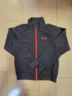 【最終値下げ】UNDER ARMOUR　ナイロンジャケット 130