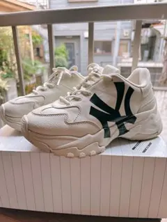 Item thumbnail for item 38d40edd-997a-4c22-8e80-e747bf56885a