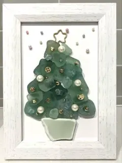 天然シーグラスアート　淡い緑のクリスマスツリー