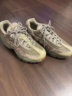 ナイキエアマックス95花柄バラ22.5cmNIKEAIR MAXフラワー柄