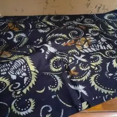 インドネシア？　ろうけつ染め　生地　 110巾×344cm