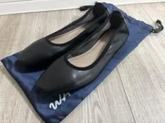 ブラックレザーパンプス　内ばき　折り畳み