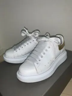 Alexander McQueen スニーカー サイズ35 ホワイト ゴールドのサムネイル