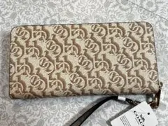 COACH　コーチ長財布　新品未使用　アウトレット　シグネチャモノグラム　白